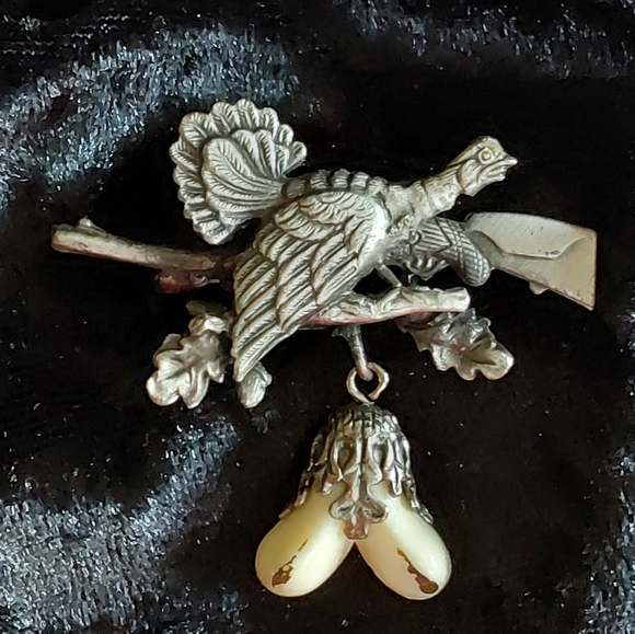VINTAGE GERMAN "BIRD HUNTER" HAT PIN - Picture 1 of 4
